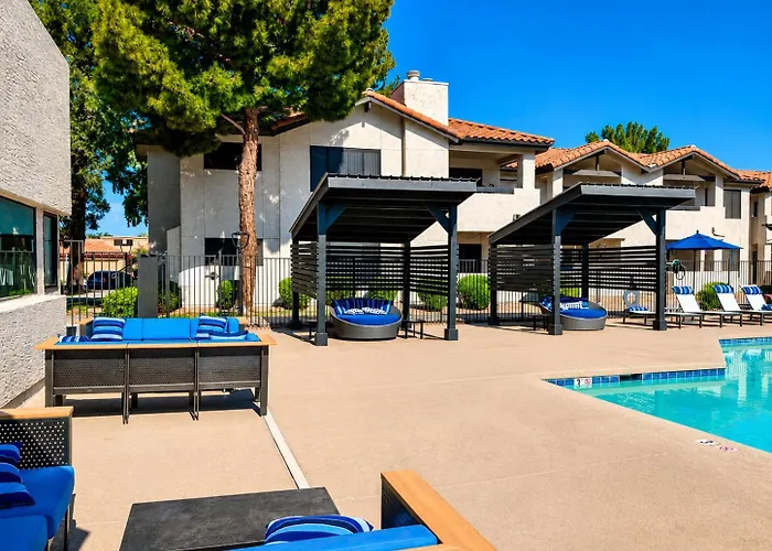 Apartment Getaway 2br 2ba Pool Gym King Bed