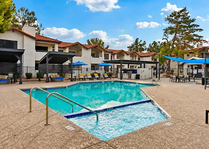 Getaway 2br 2ba Pool Gym King Bed